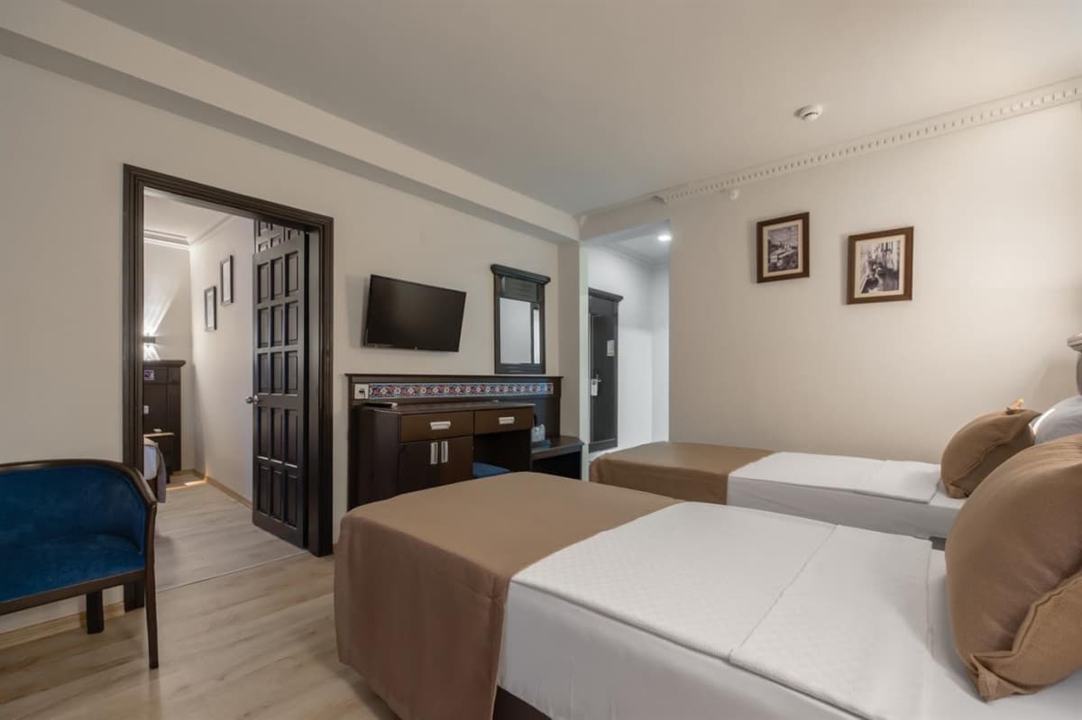 Blue Sky Hotel & Suite