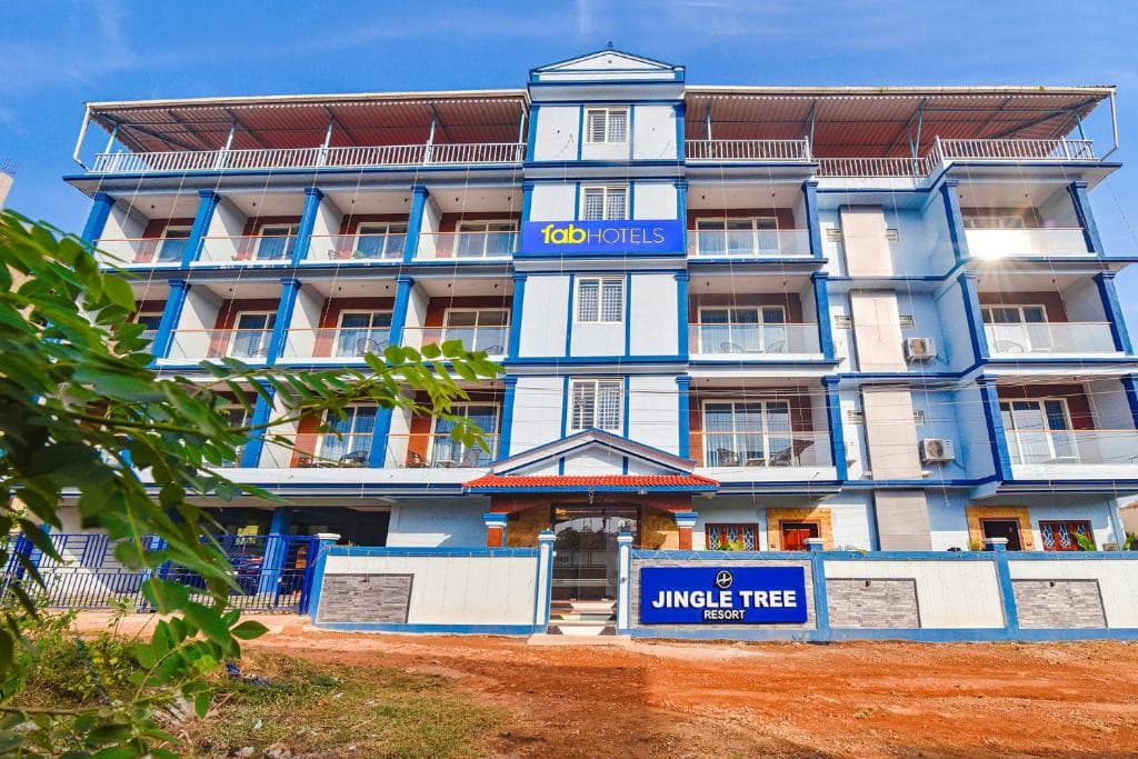 Jingle Tree Resort