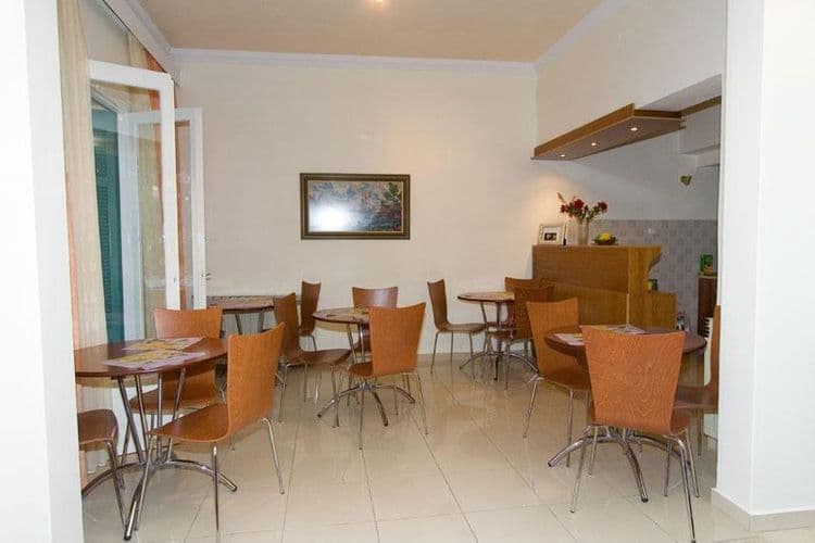 Adonis Hotel
