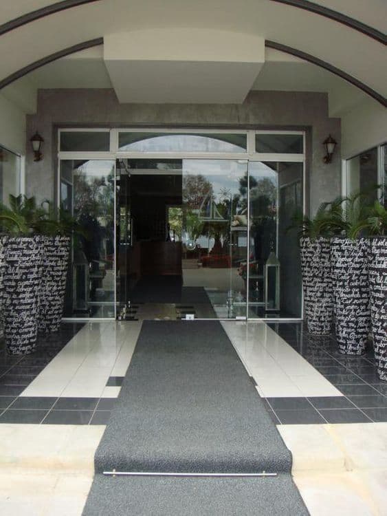 Eviana Beach Hotel