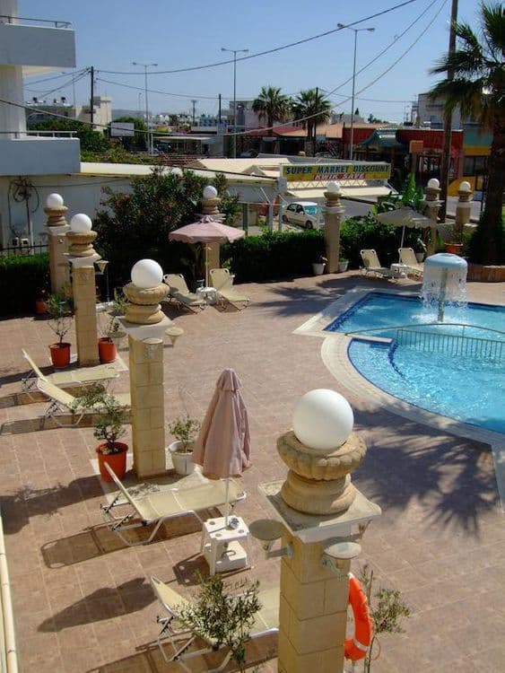 Antonios Hotel
