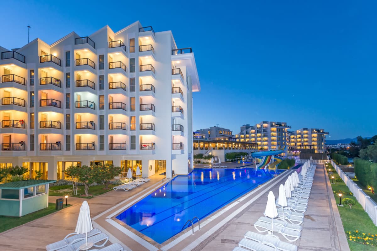 Royal Atlantis Spa & Resort