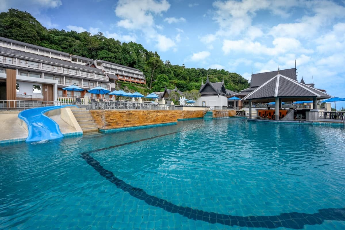 The Aquamarine Resort & Villa