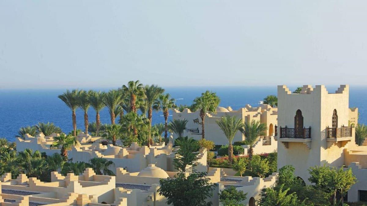 FOUR SEASONS RESORT