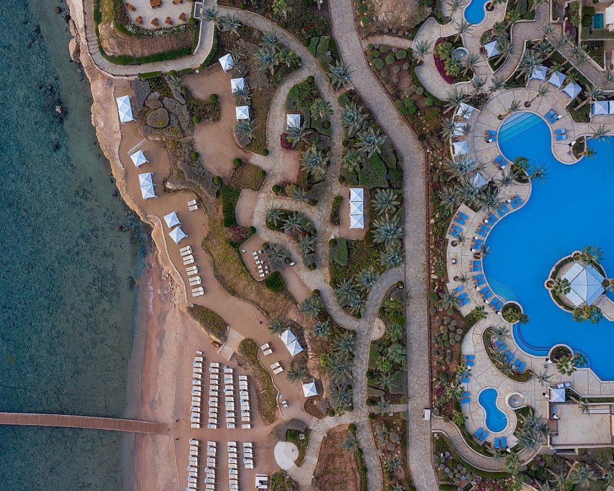 FOUR SEASONS RESORT