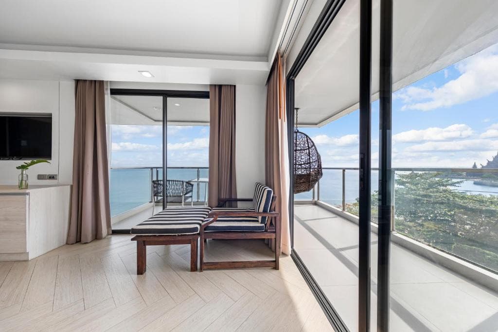 Golden Tulip Pattaya Beach Resort