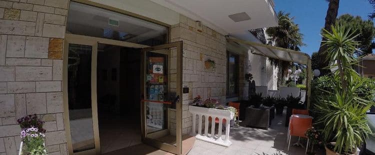 Ausonia Hotel