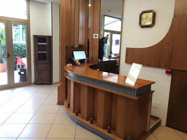 Ausonia Hotel