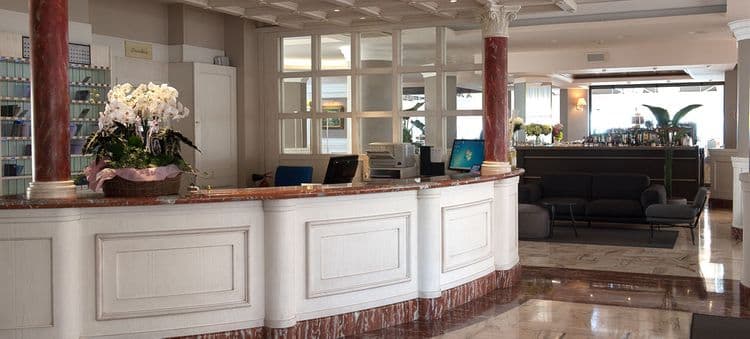 Cambridge Hotel