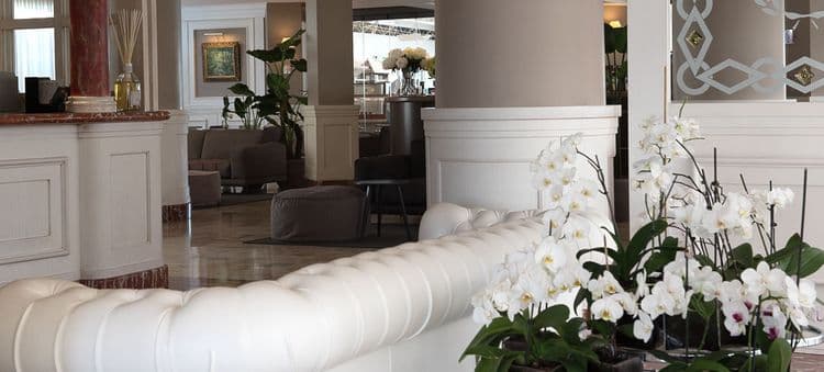 Cambridge Hotel