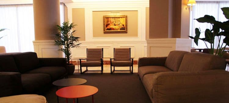 Cambridge Hotel