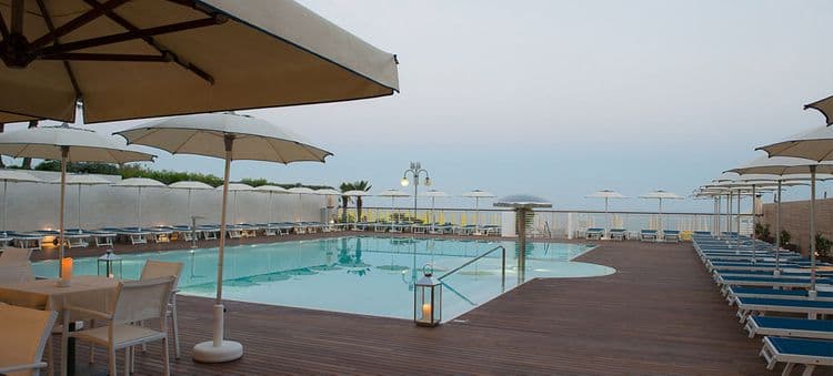 Cambridge Hotel