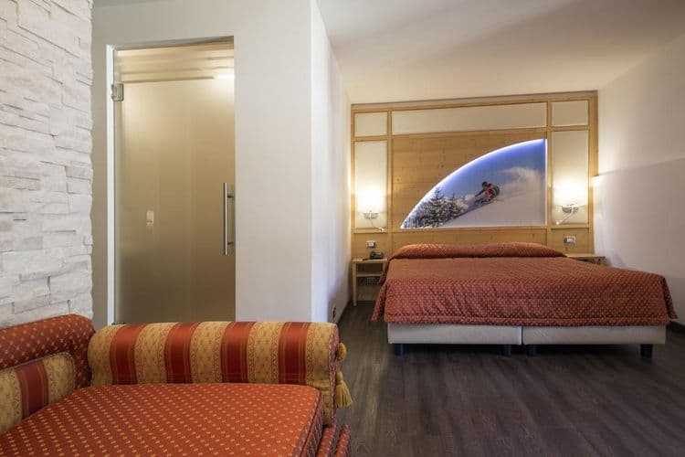 Touring Hotel