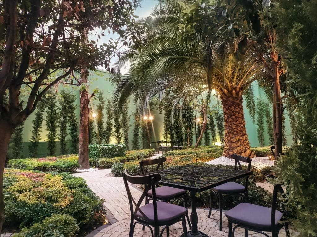 WALTON GARDENS PERA HOTEL