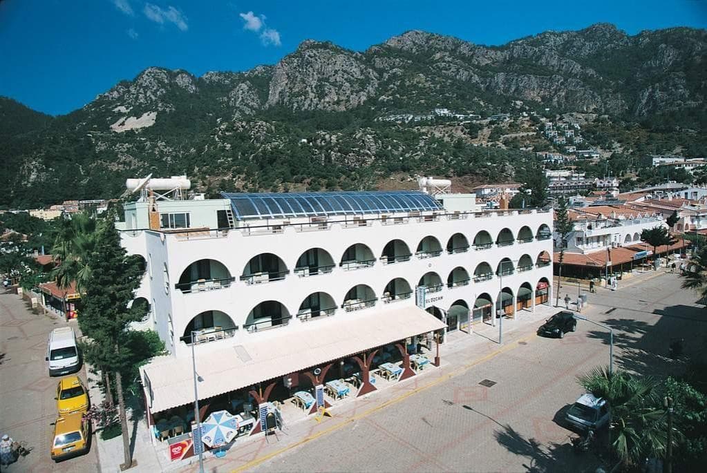 Ozcan Beach Hotel