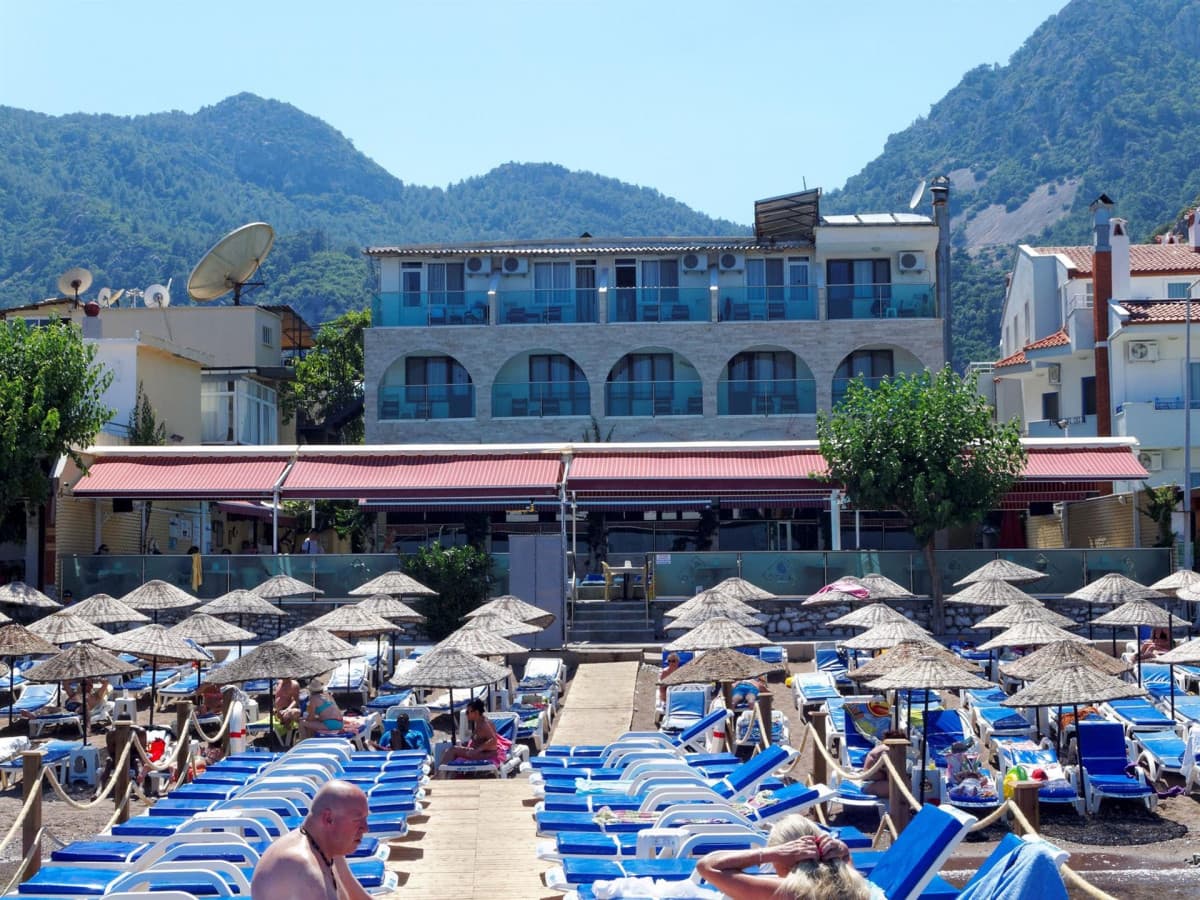 Ozcan Beach Hotel