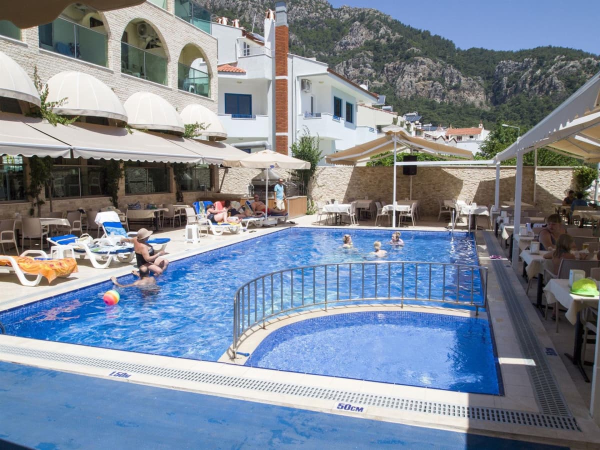Ozcan Beach Hotel