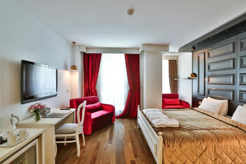 SENATUS HOTEL
