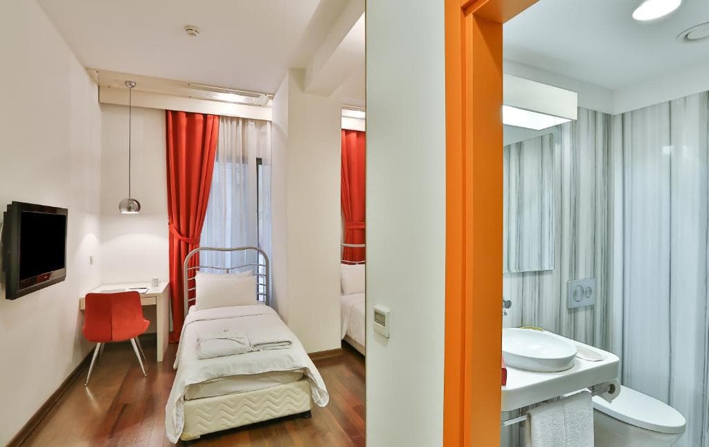 SENATUS HOTEL