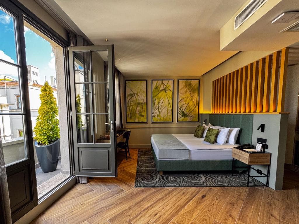 The Wings Hotel Pera