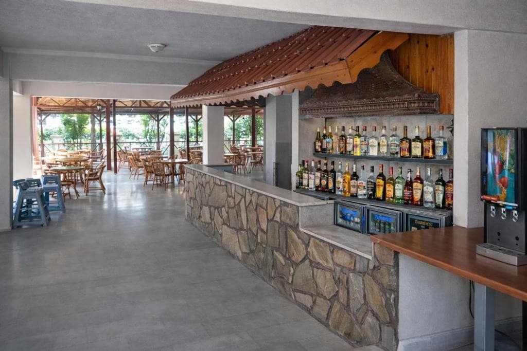 Larissa Inn Hotel
