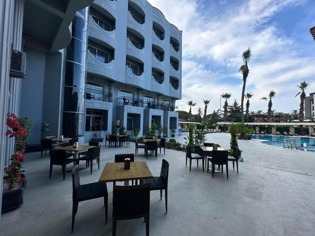 Larissa Inn Hotel