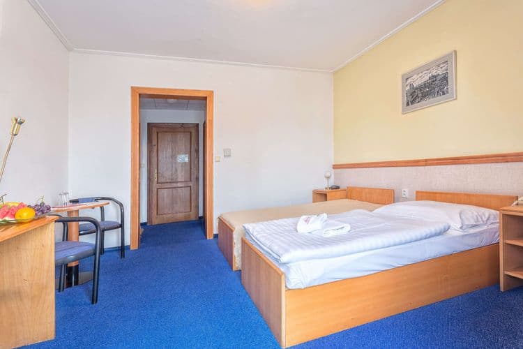 Carl-Inn Hotel