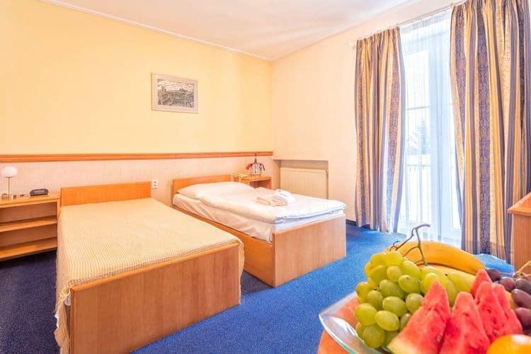 Carl-Inn Hotel