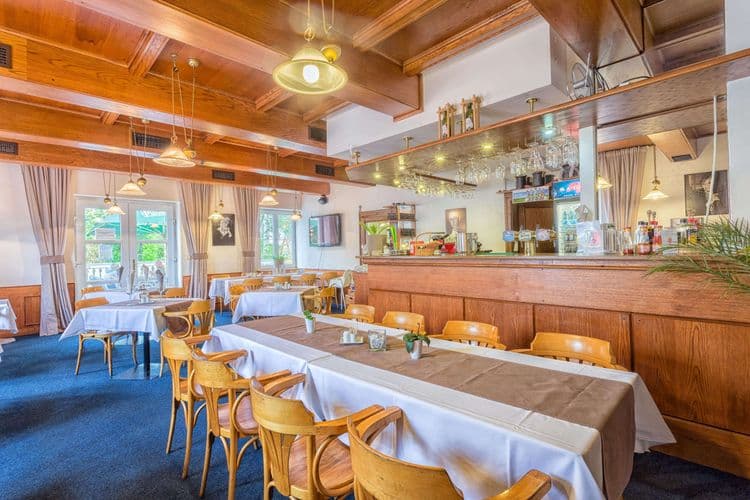 Carl-Inn Hotel