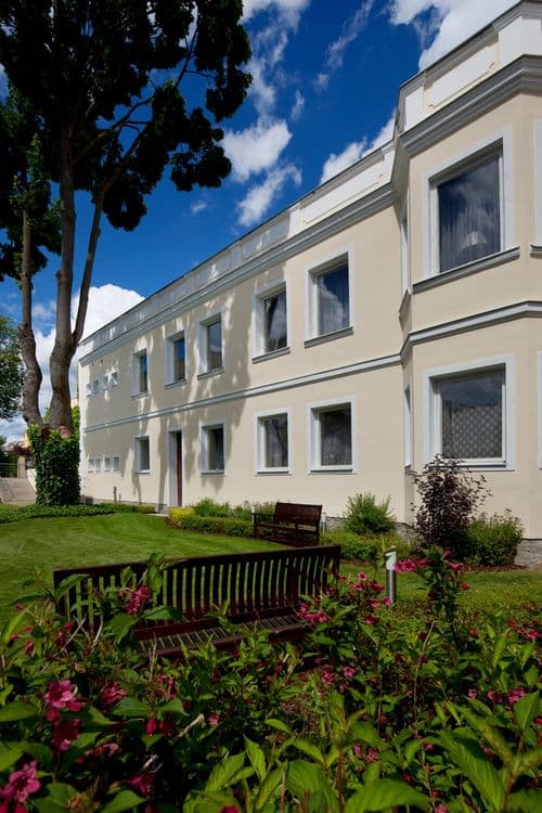 Reza Hotel