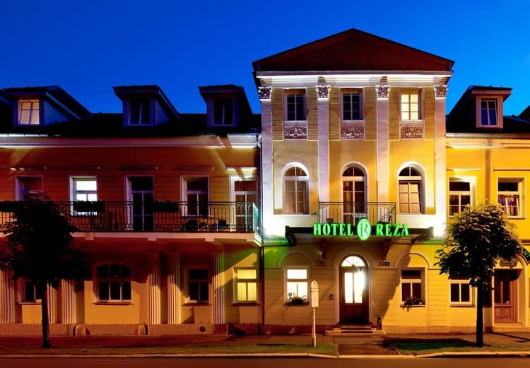 Reza Hotel