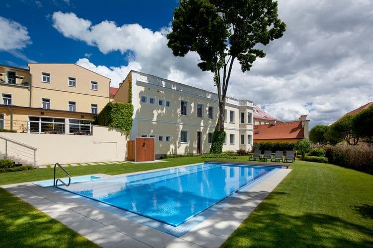 Reza Hotel
