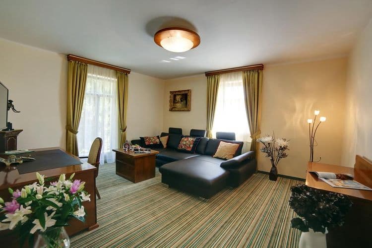 Forest Park Hotel