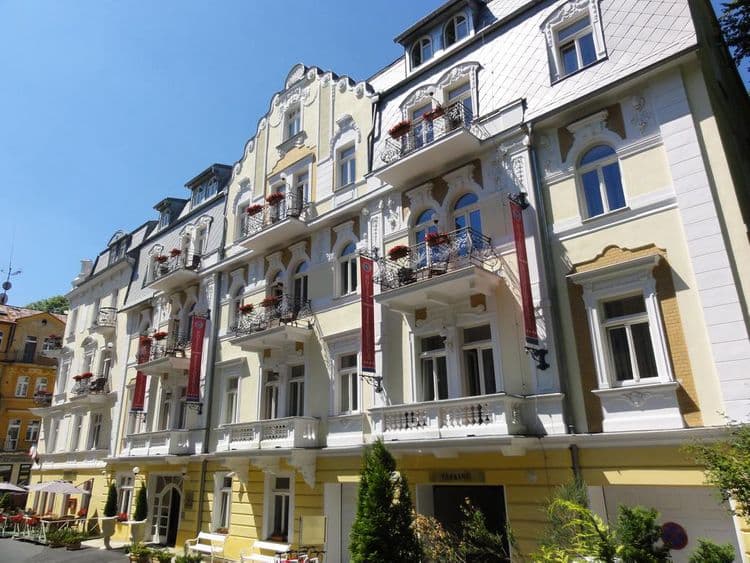 Residence Romanza Hotel