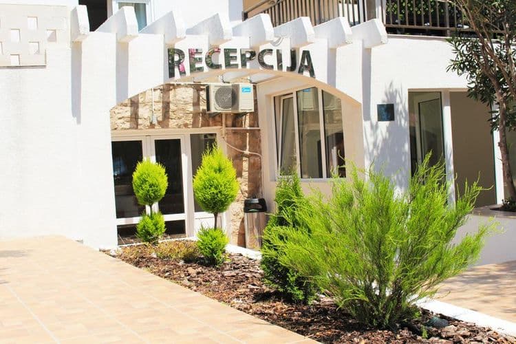 Perla Guest House