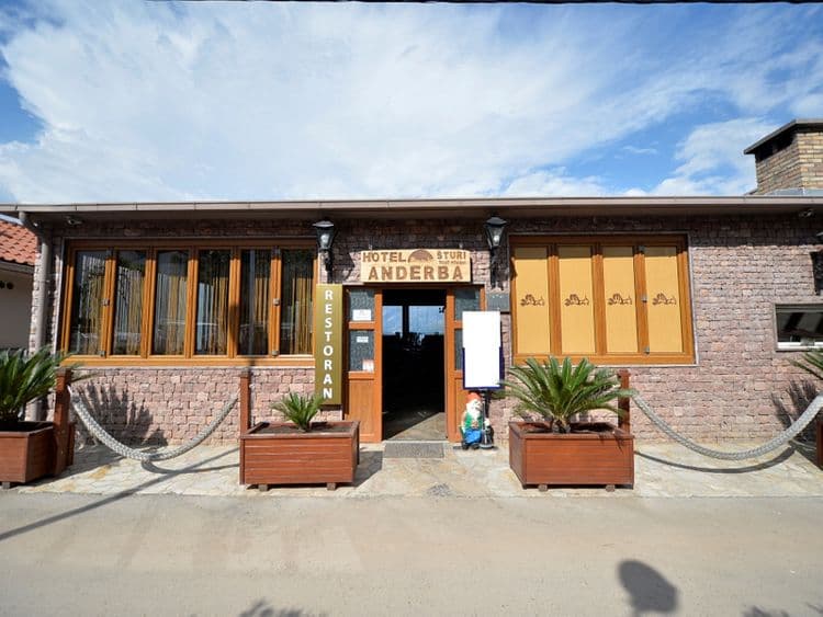 Anderba Hotel