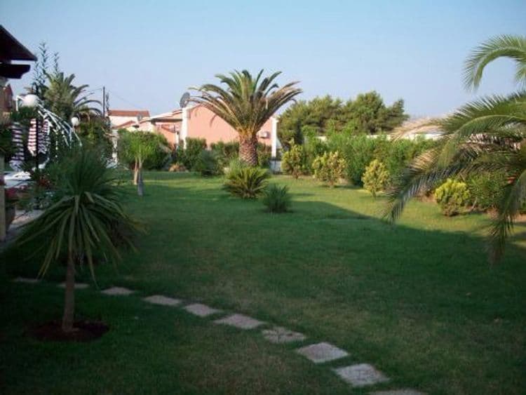 Niovi Villa