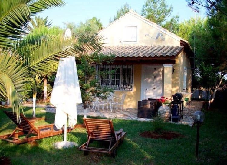 Niovi Villa