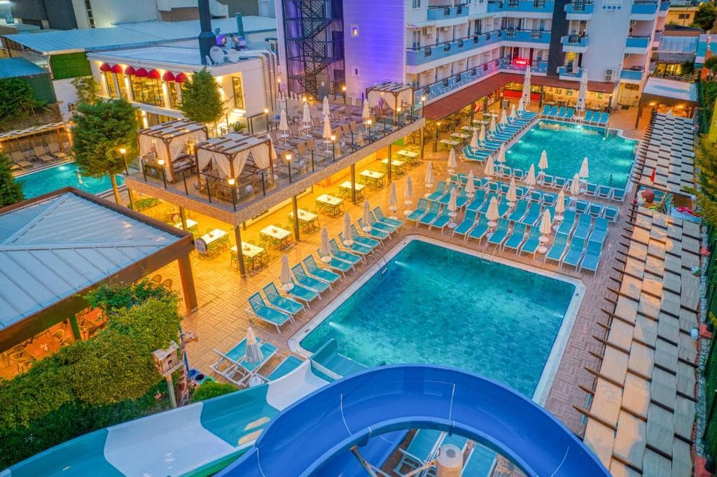 Club Big Blue Suite Hotel