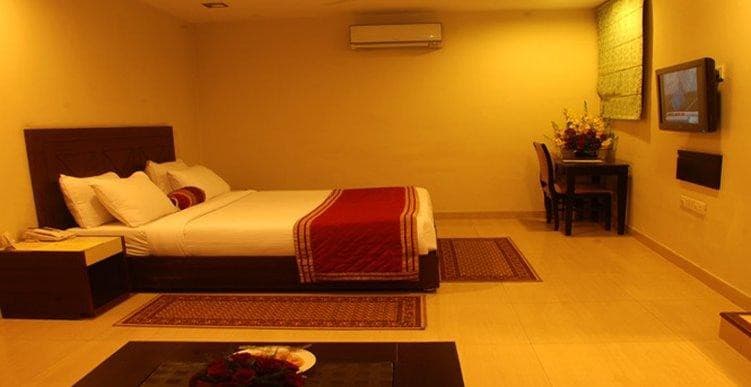 HOTEL CLASSIC DIPLOMAT DELHI AIRPORT