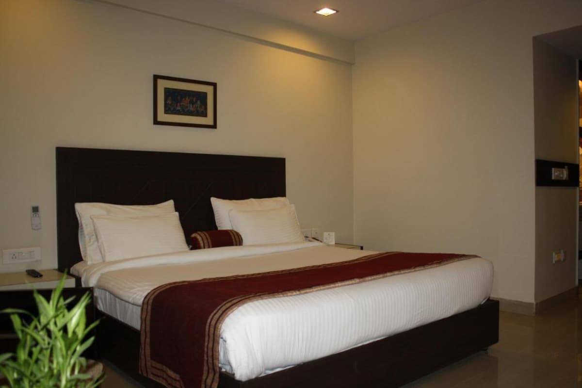 HOTEL CLASSIC DIPLOMAT DELHI AIRPORT