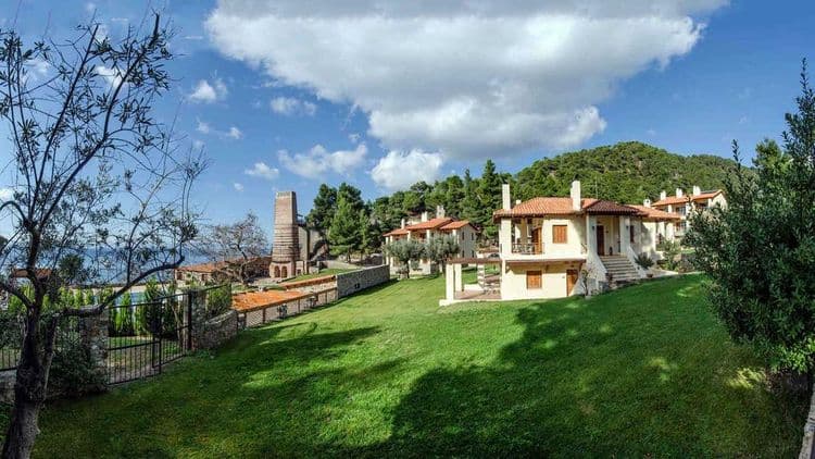 Kaminos Resort — Natural Senses