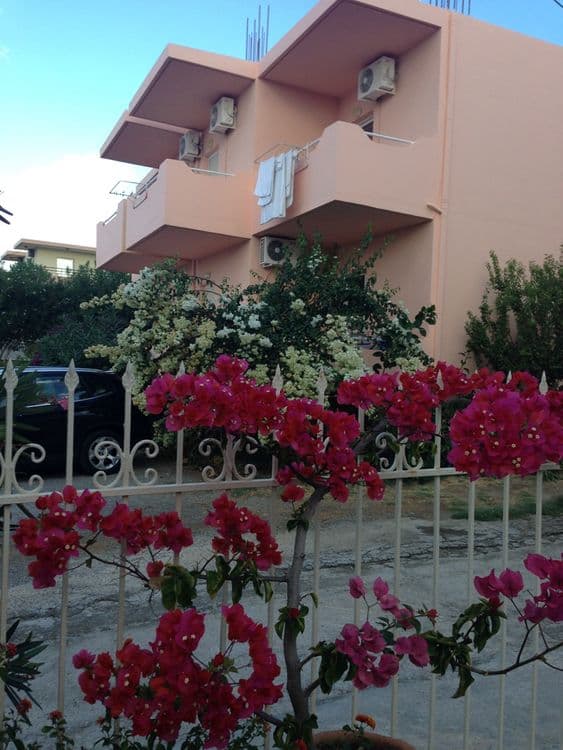 Alexandros Apartments