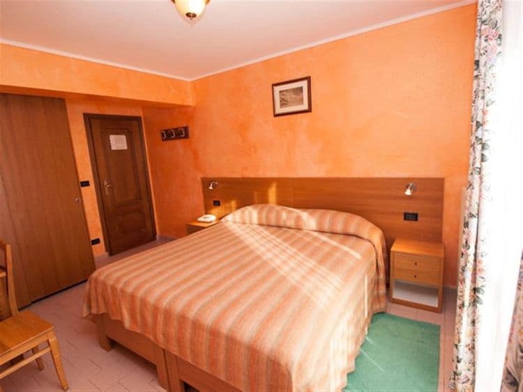 Chateau Des Dames Hotel
