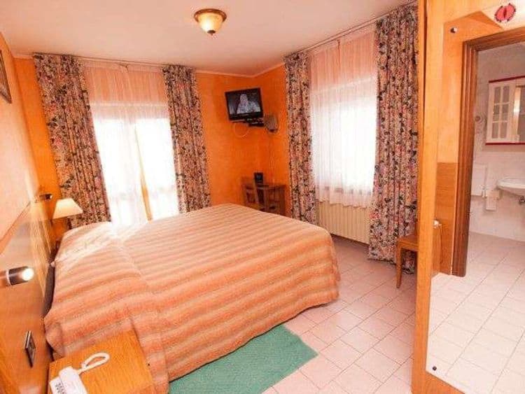 Chateau Des Dames Hotel