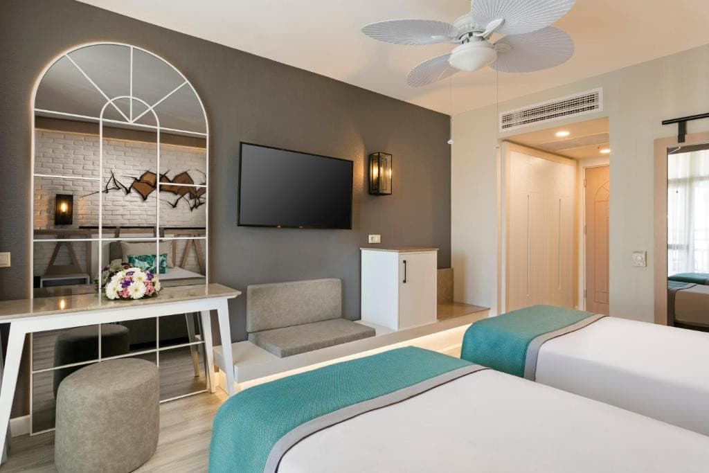 Limak Arcadia Golf & Sport Resort Hotel