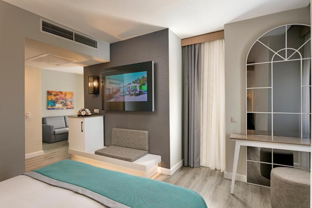 Limak Arcadia Golf & Sport Resort Hotel