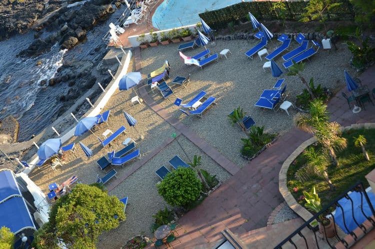 Kalos Hotel