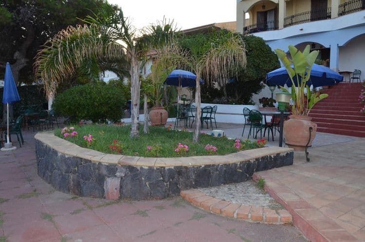 Kalos Hotel