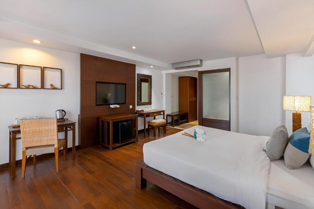 Baan Lai Mai Beach Resort